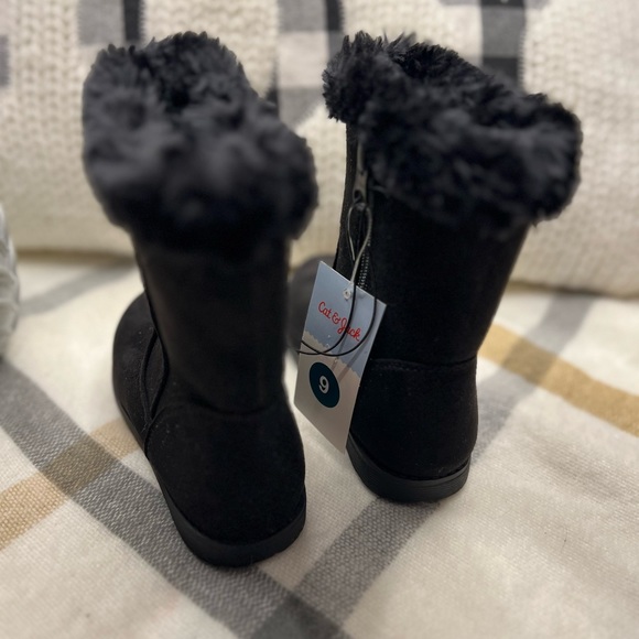 Cat & Jack Toddler Girls' Leah Winter Shearling Black Boots. Size 9 - Picture 8 of 9